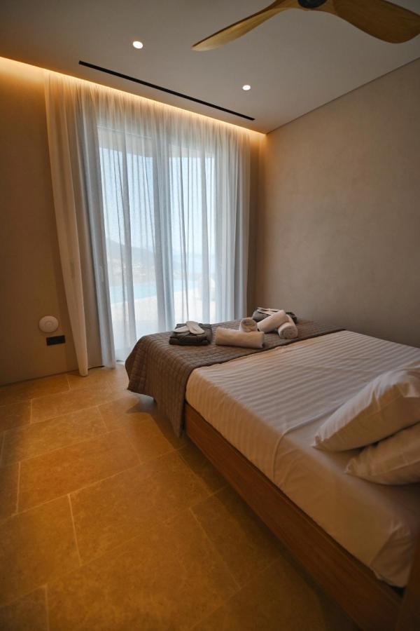 Blooms Of Sivota Bay - Luxury Villas With Private Heated Pool Bagian luar foto