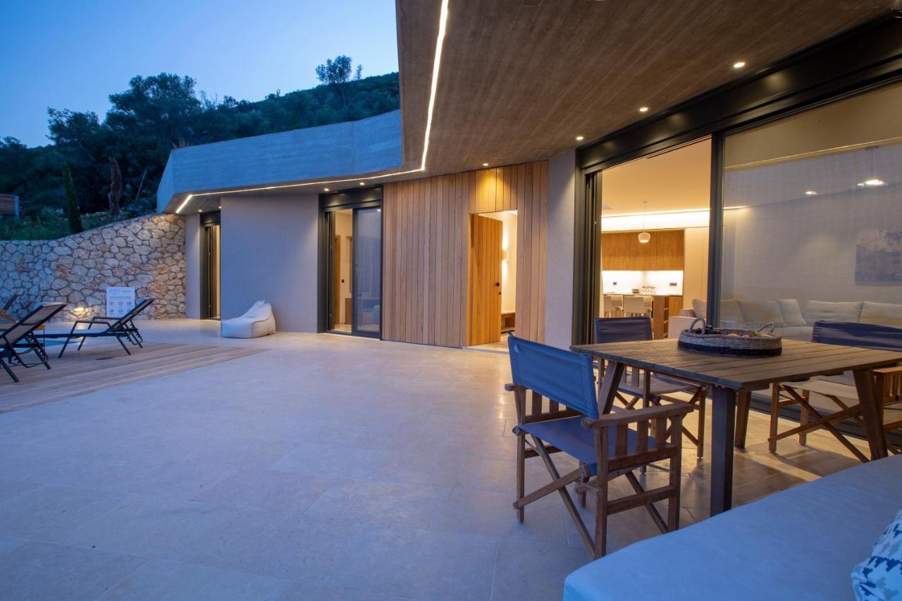 Blooms Of Sivota Bay - Luxury Villas With Private Heated Pool Bagian luar foto