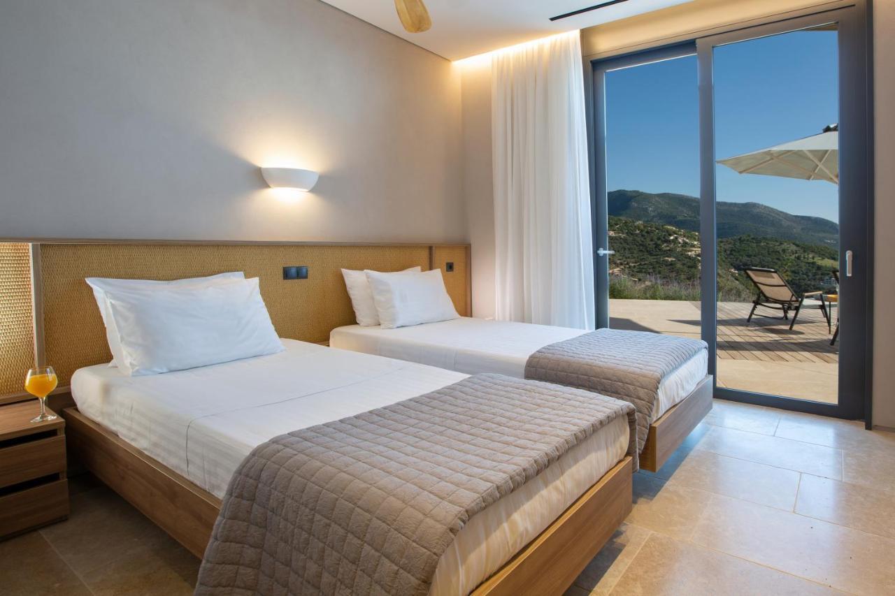 Blooms Of Sivota Bay - Luxury Villas With Private Heated Pool Bagian luar foto