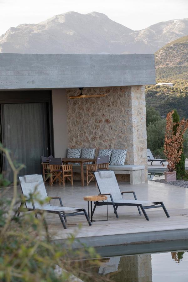 Blooms Of Sivota Bay - Luxury Villas With Private Heated Pool Bagian luar foto