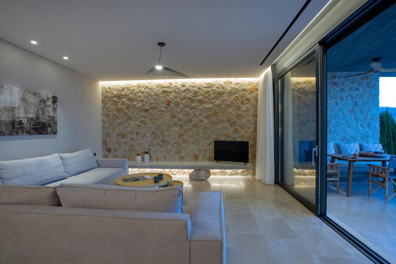 Blooms Of Sivota Bay - Luxury Villas With Private Heated Pool Bagian luar foto